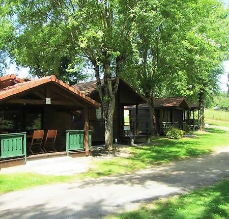 Camping Les Etoiles Saint-Sornin-Lavolps ภายนอก รูปภาพ