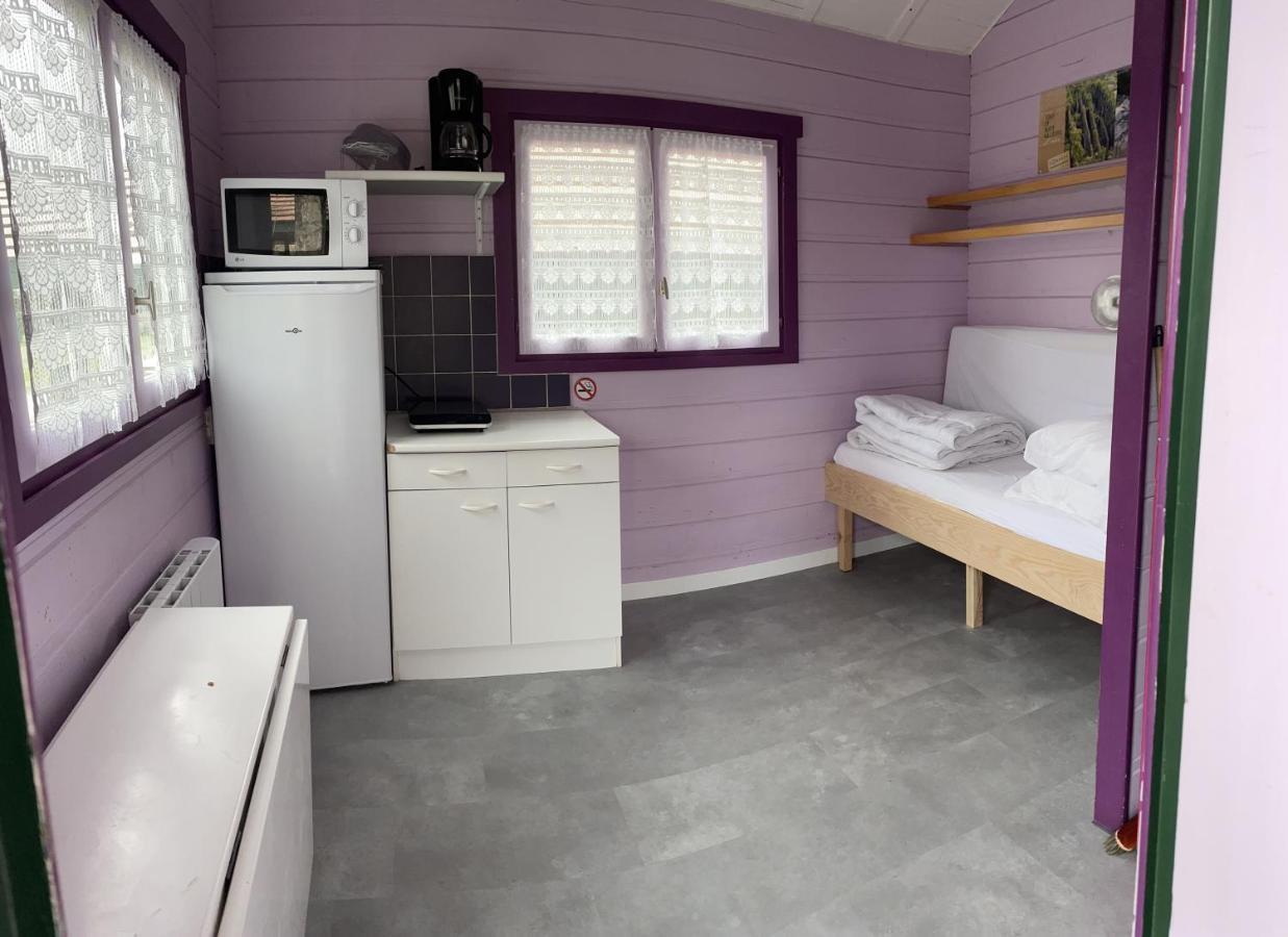 Camping Les Etoiles Saint-Sornin-Lavolps ภายนอก รูปภาพ