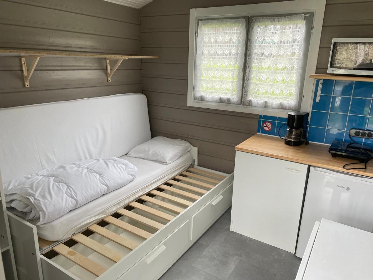 Camping Les Etoiles Saint-Sornin-Lavolps ภายนอก รูปภาพ