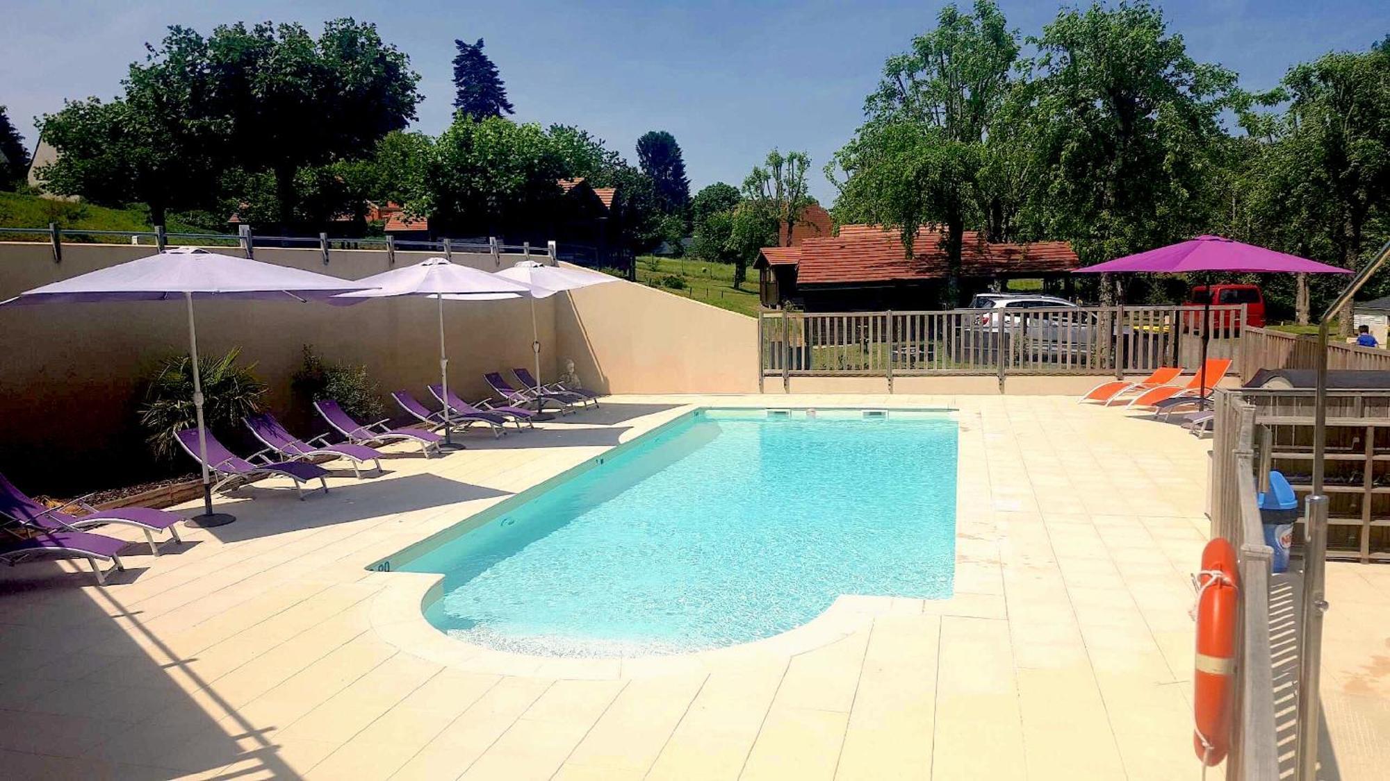 Camping Les Etoiles Saint-Sornin-Lavolps ภายนอก รูปภาพ