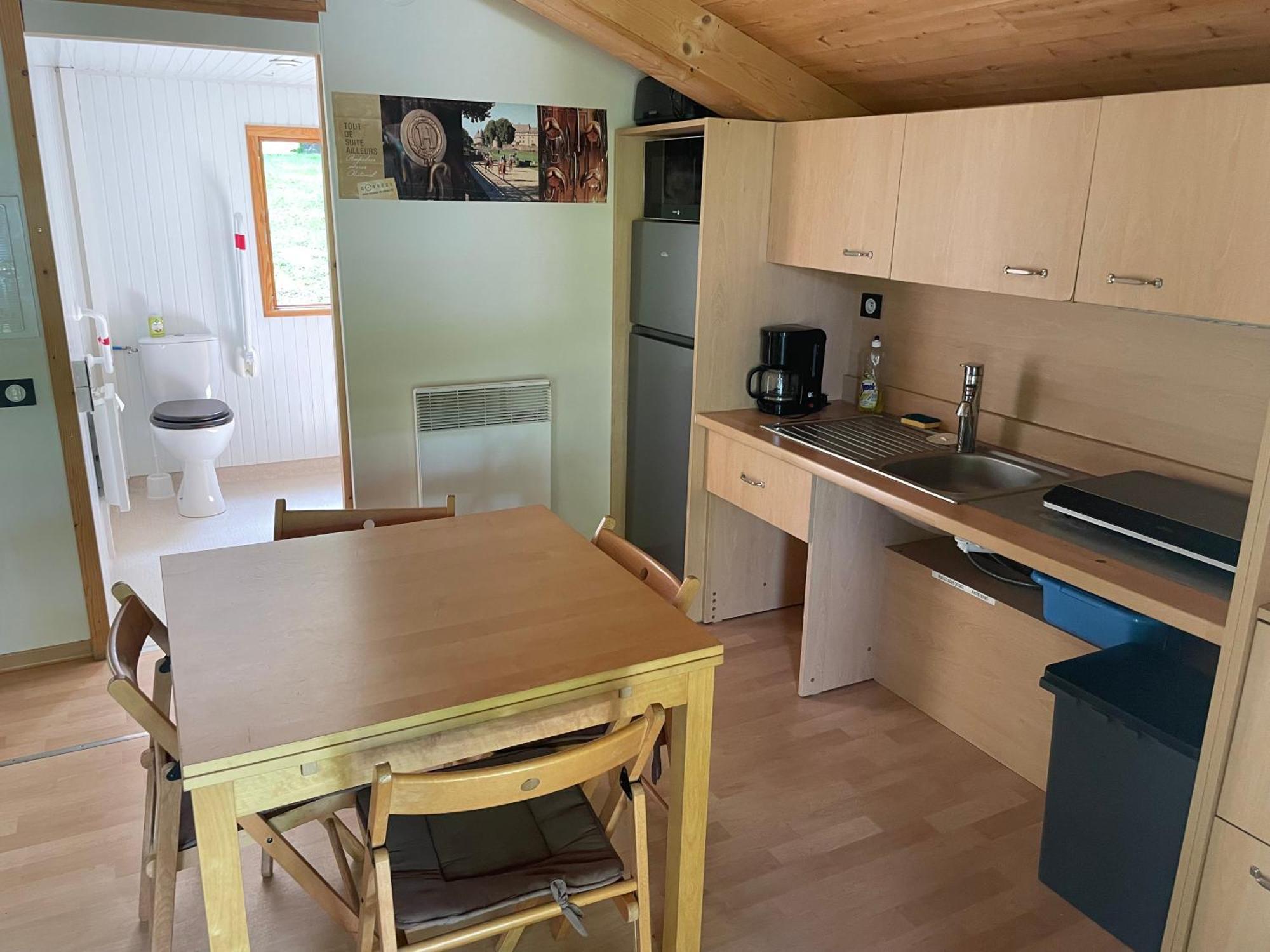 Camping Les Etoiles Saint-Sornin-Lavolps ภายนอก รูปภาพ
