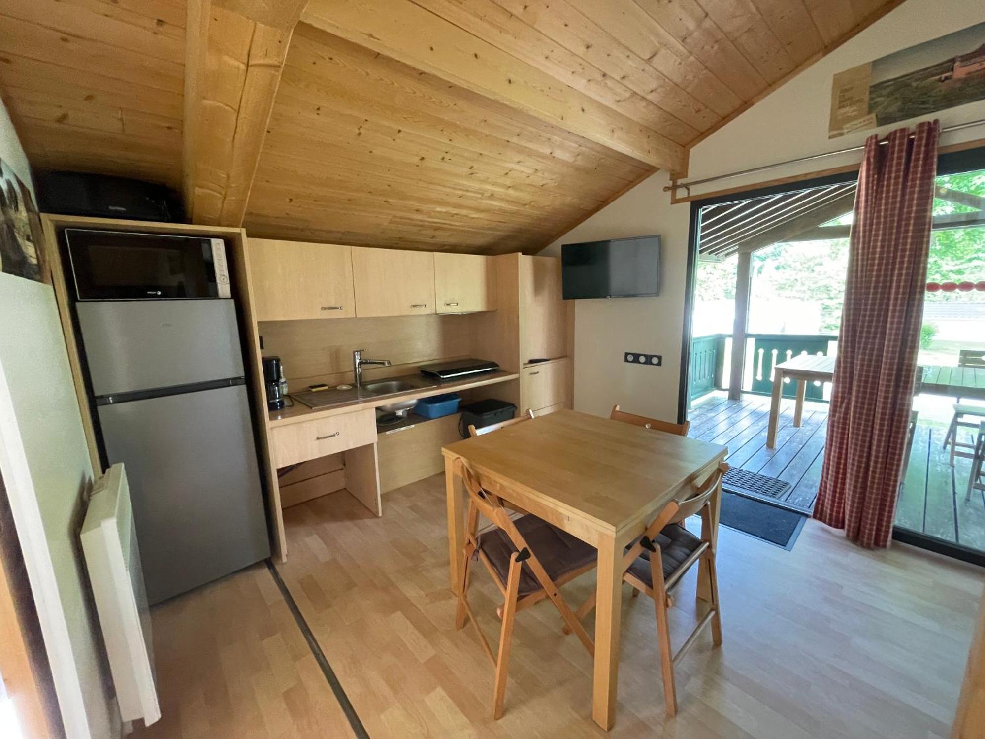 Camping Les Etoiles Saint-Sornin-Lavolps ภายนอก รูปภาพ
