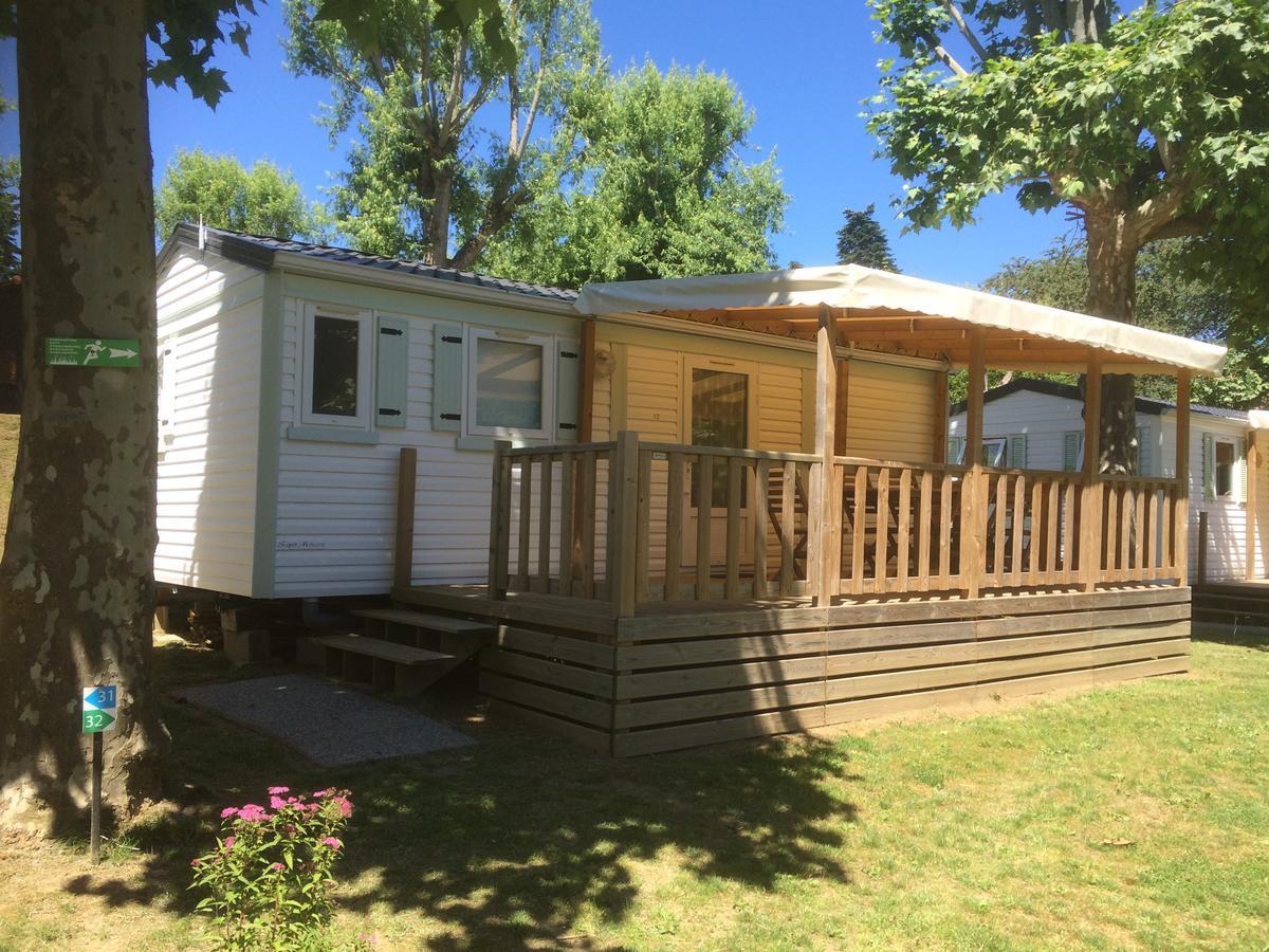 Camping Les Etoiles Saint-Sornin-Lavolps ภายนอก รูปภาพ