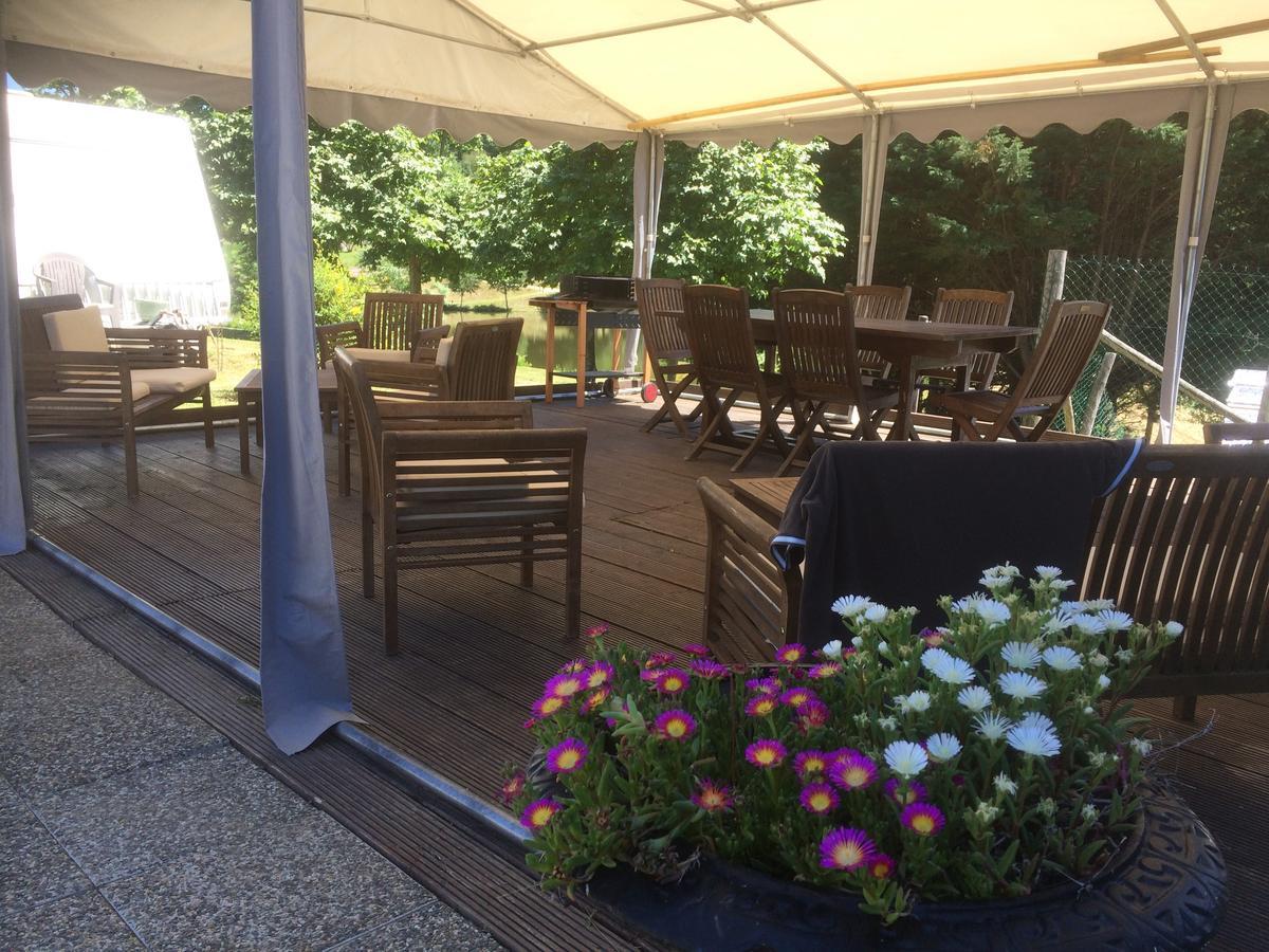 Camping Les Etoiles Saint-Sornin-Lavolps ภายนอก รูปภาพ