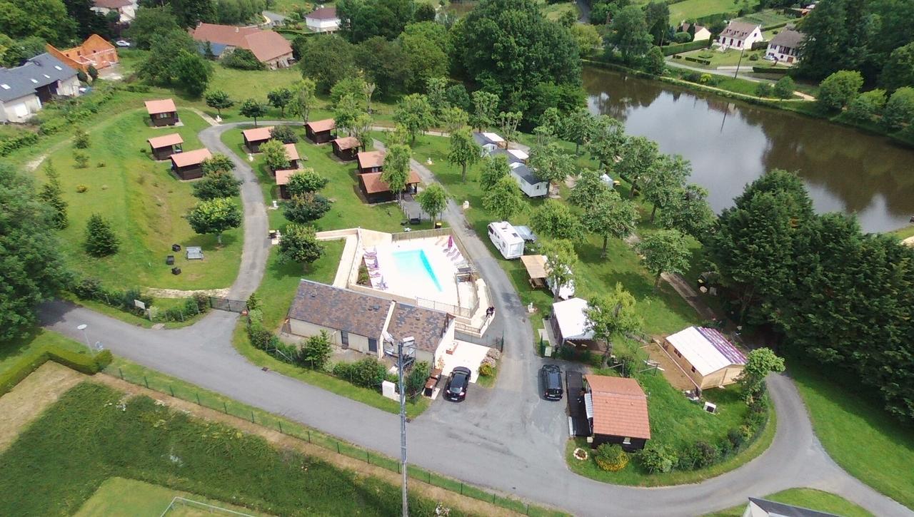 Camping Les Etoiles Saint-Sornin-Lavolps ภายนอก รูปภาพ